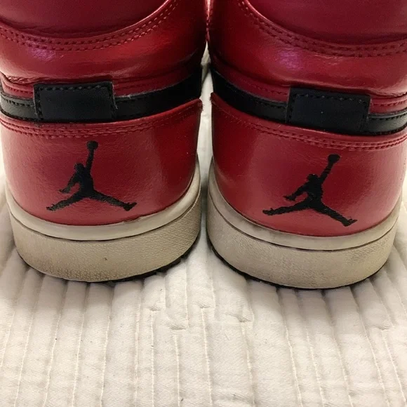 Air Jordan 1 Retro Mid-Top Men Gym Red Size 10 Classic Collectable Fan